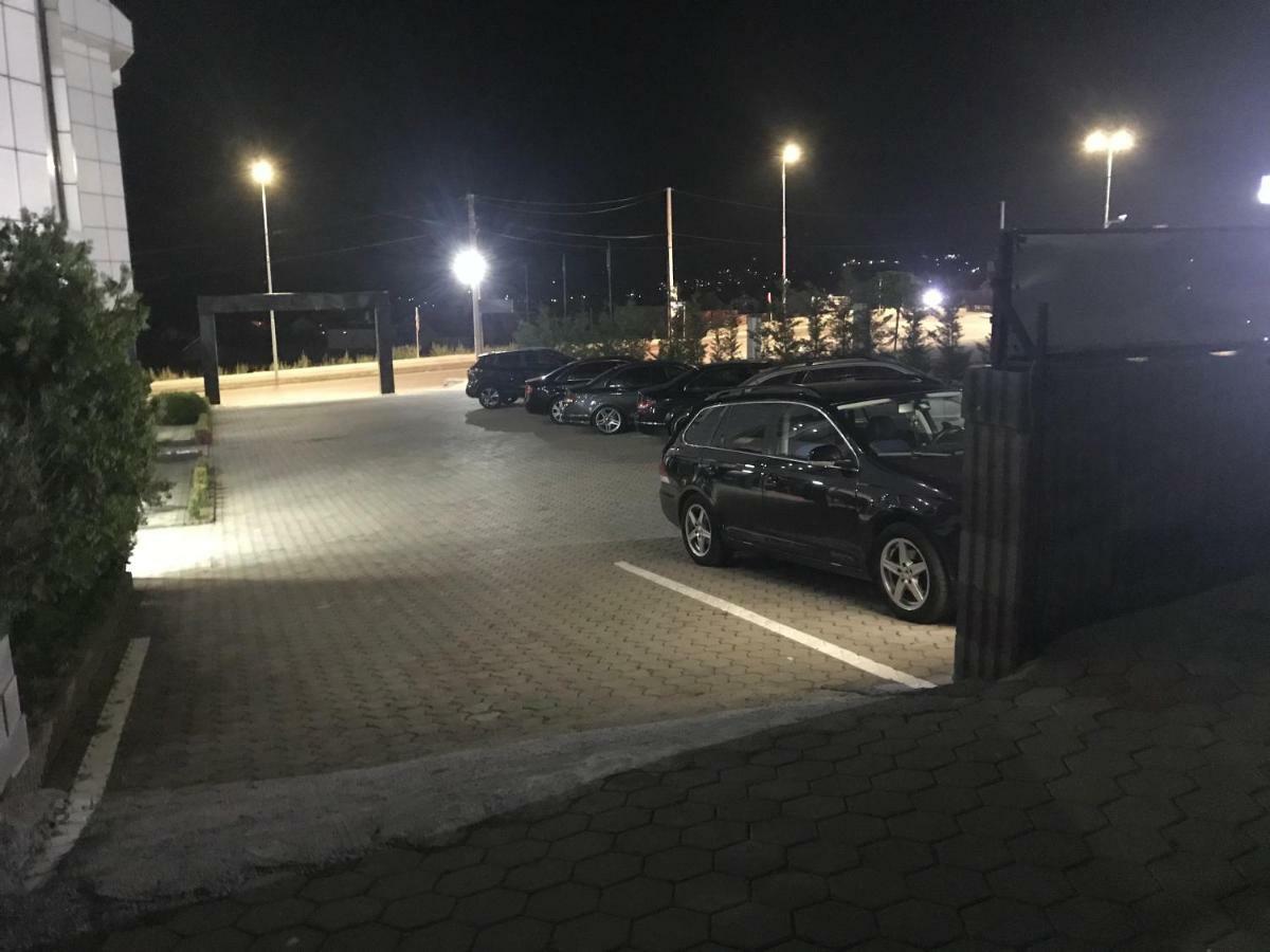 Hotelwhite Gjilan 外观 照片